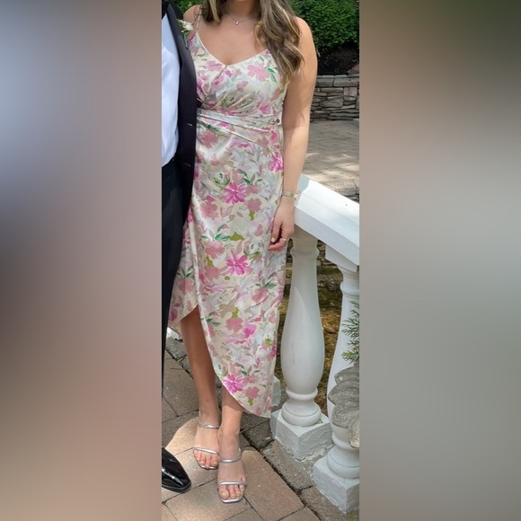 ASTR the Label - Giselle Floral Twist Front Midi Dress - Picture 3 of 3